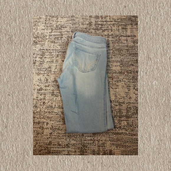 🤍 Blue Hollister Jeans 🤍 - Picture 2 of 2